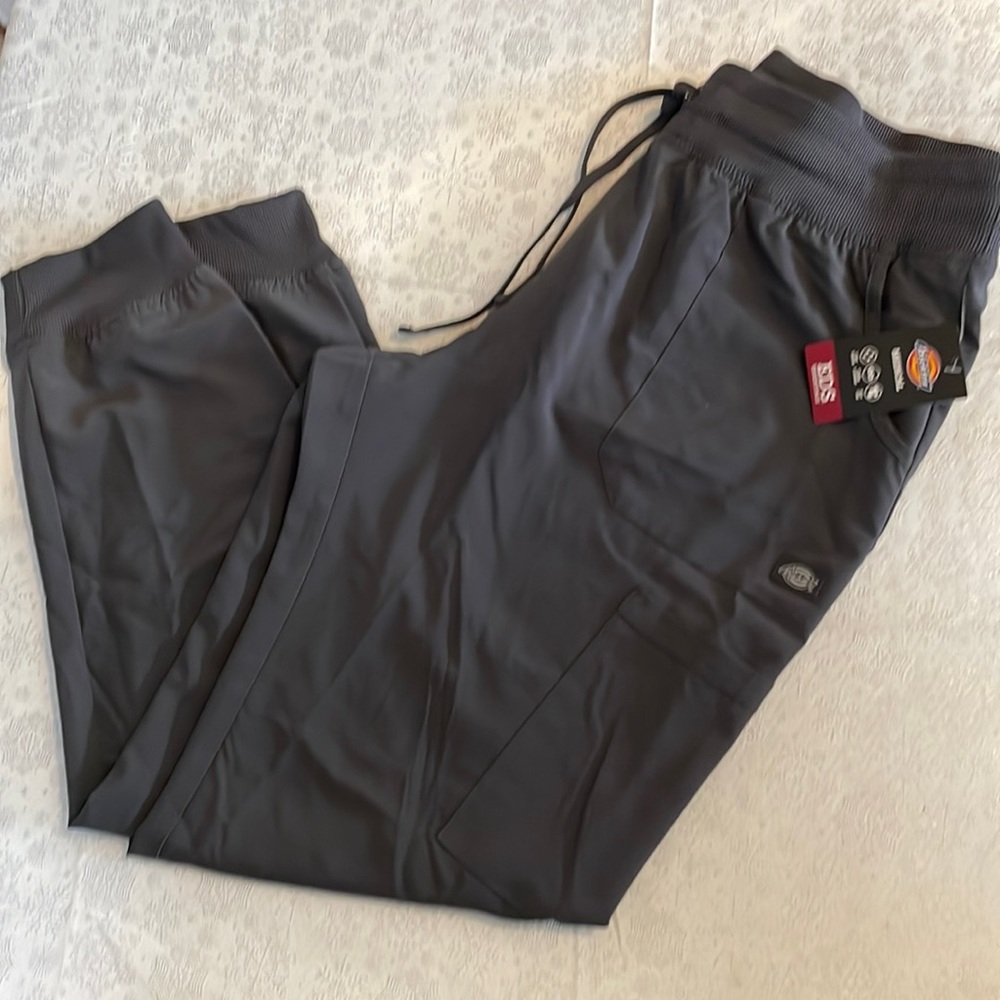 NWT Dickies medical